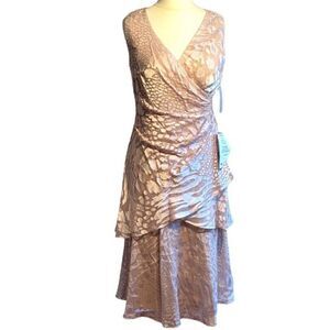 1033 Alex Evenings Size 6P Champagne Evening Gown with Scarf NWT